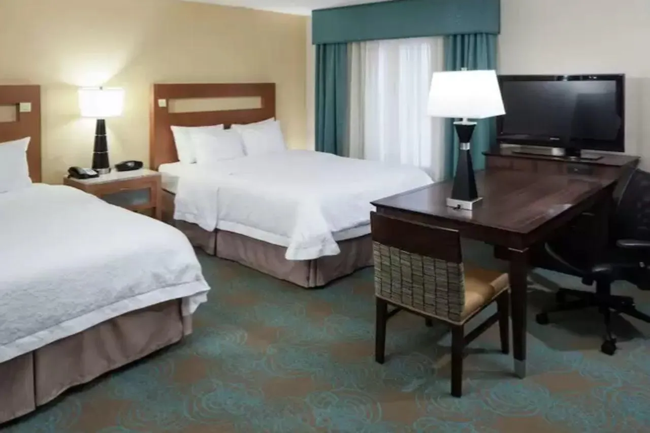 Hampton Inn & Suites St. Louis At Forest Park Saint Louis