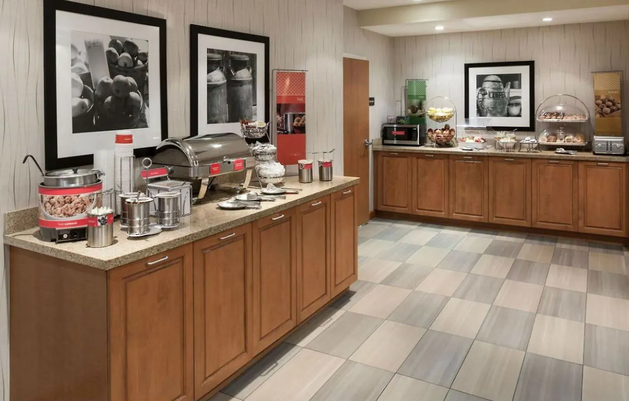 Hampton Inn & Suites St. Louis At Forest Park Hotel