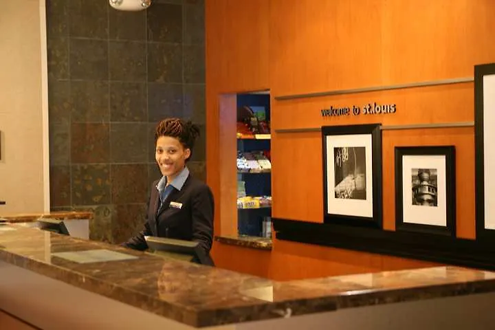 Hotel Hampton Inn & Suites St. Louis At Forest Park